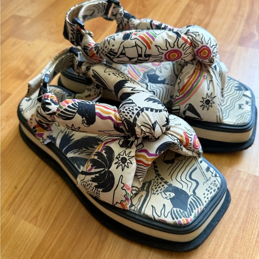 FARM Rio Multicolor Patterned Sandals - Picture 2 of 5